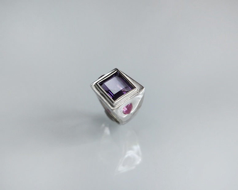 Vice Ring Amethyst & Heart Sapphires