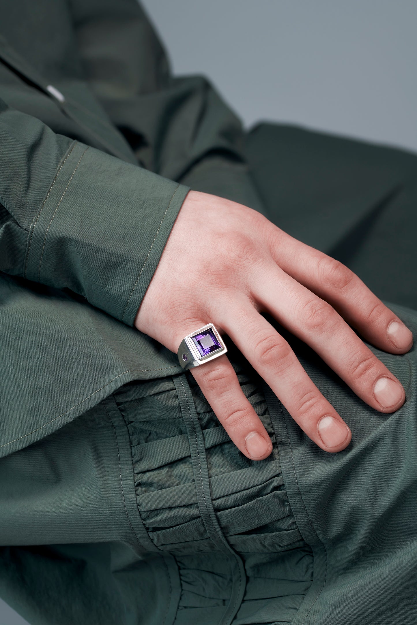 Vice Ring Amethyst & Heart Sapphires